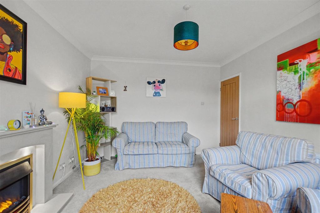 Property photo 3 of 19 Lounge_2.Jpeg