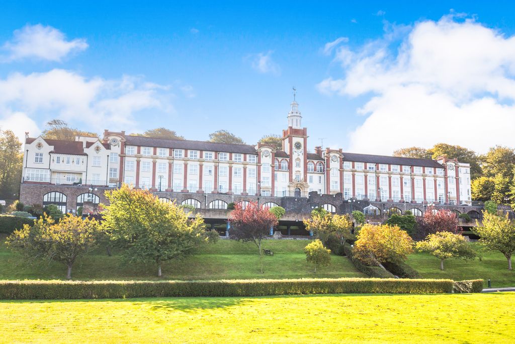 Property photo 1 of 9