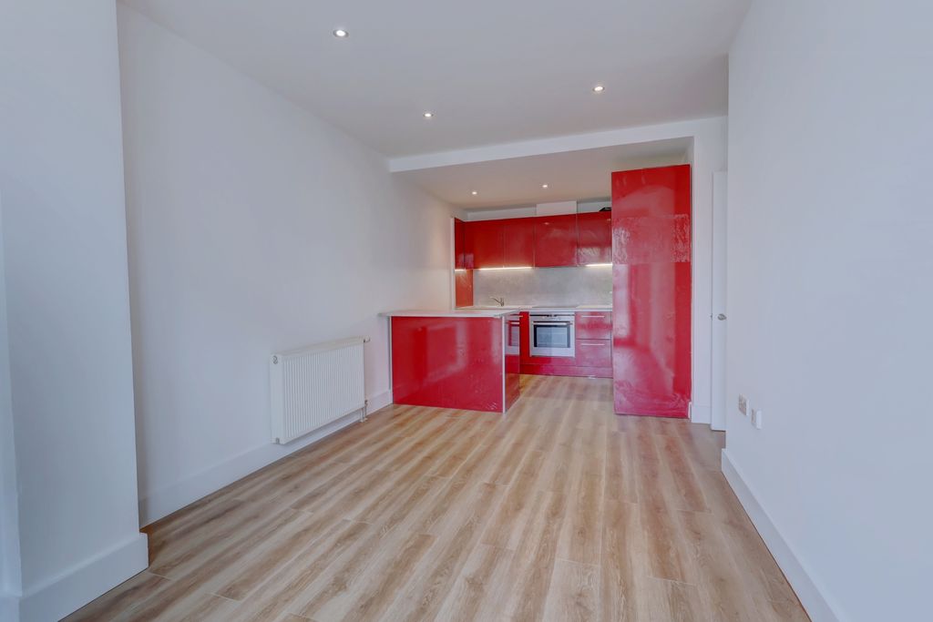 Property photo 2 of 8 Picture No. 22