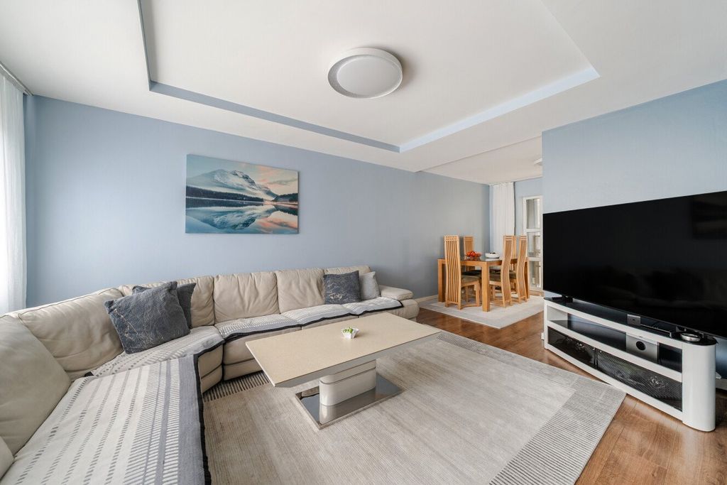 Property photo 2 of 16 Picture No. 21