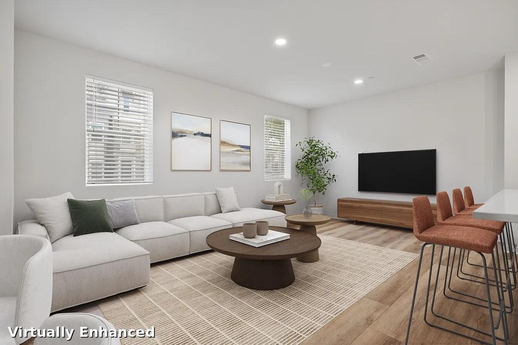 Property photo 3 of 10 <Alttext/>