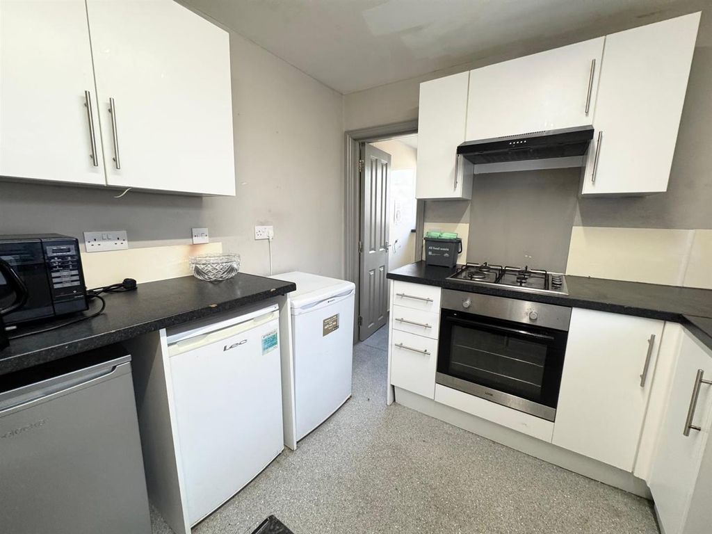 Property photo 1 of 24 Kitchen