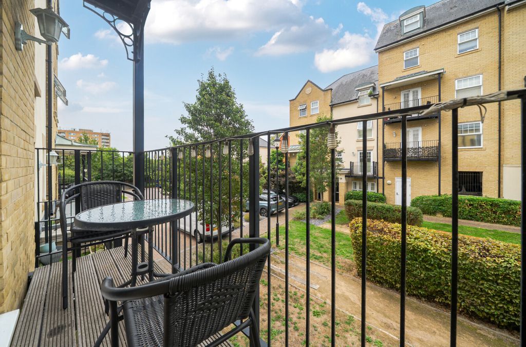 Property photo 1 of 10 1521909-6-6Aa9247...