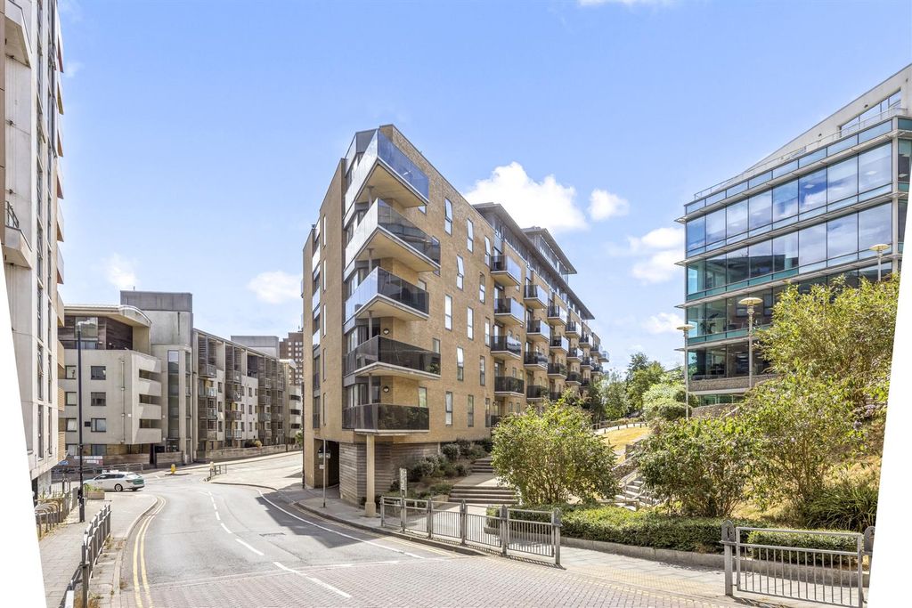 Property photo 1 of 14 Embankment House, Flat 37-021(1).Jpg