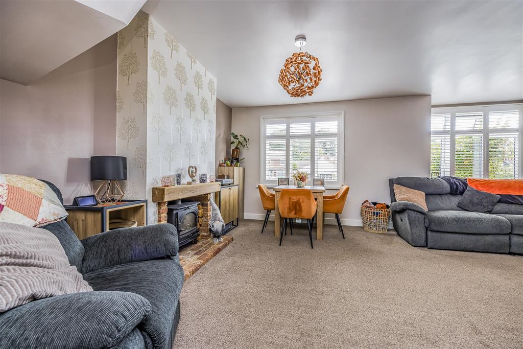 Property photo 3 of 21 47 Frogmore Lane, Horndean-Porticomarketing-Soldby