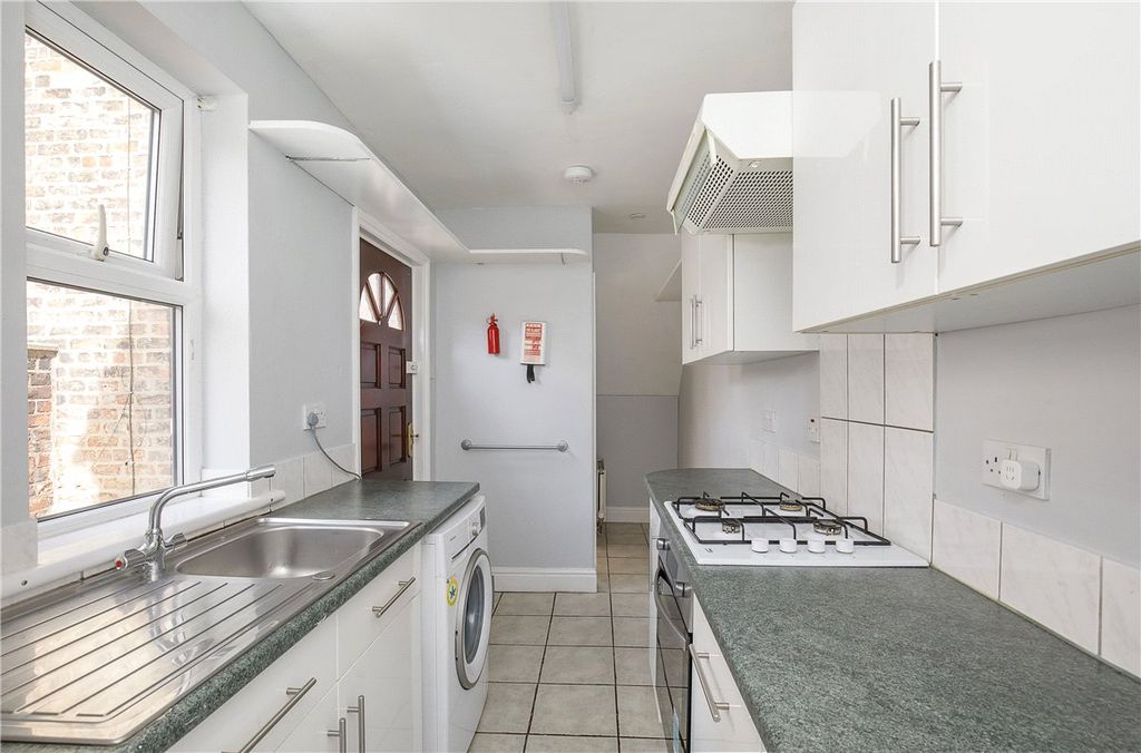 Property photo 2 of 14 Picture No. 18