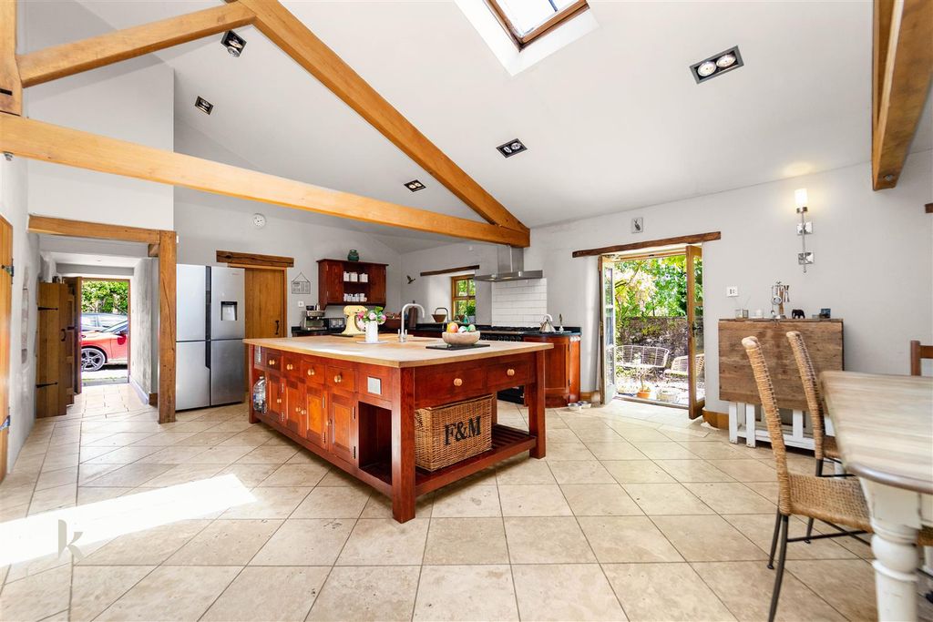 Property photo 1 of 85 2.Jpg