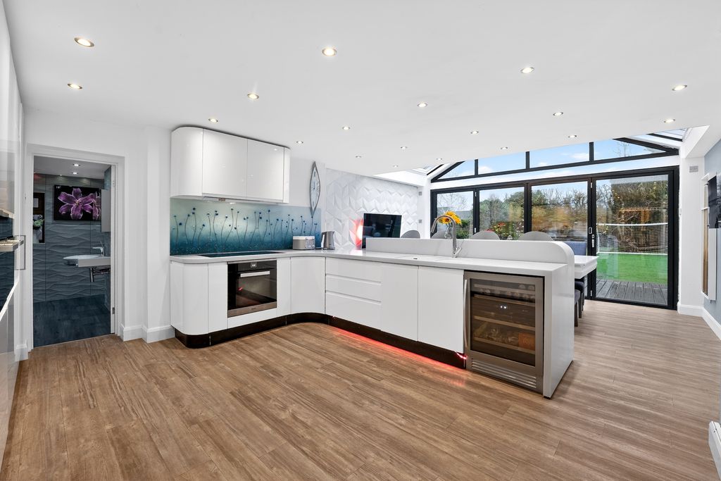 Property photo 1 of 34 Kitchen
