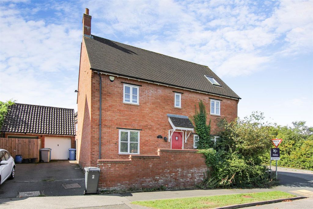 Property photo 1 of 27