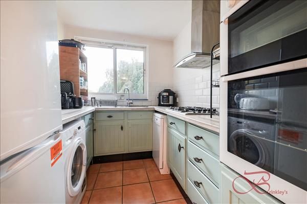 Property photo 2 of 9 Photo