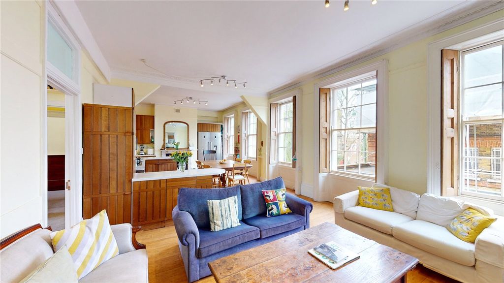 Property photo 3 of 18 Picture No. 05