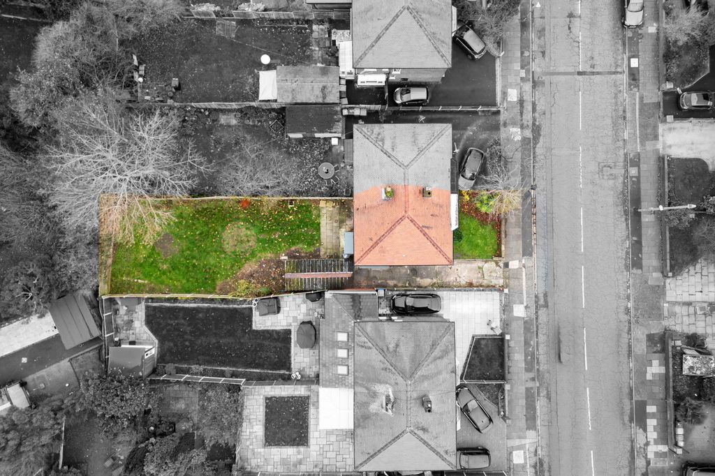 Property photo 2 of 27