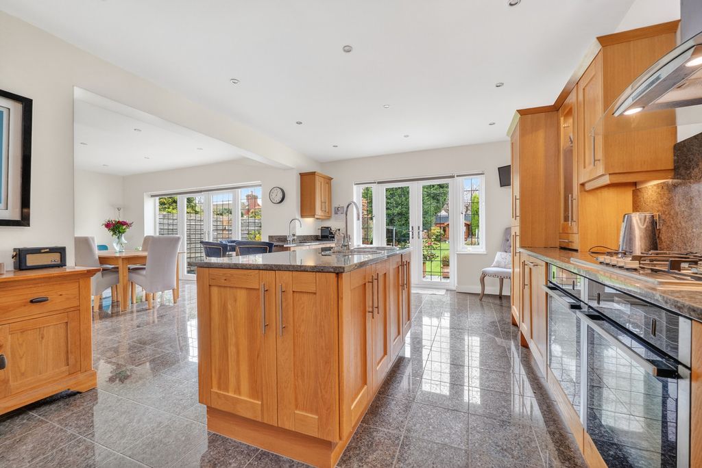 Property photo 2 of 29