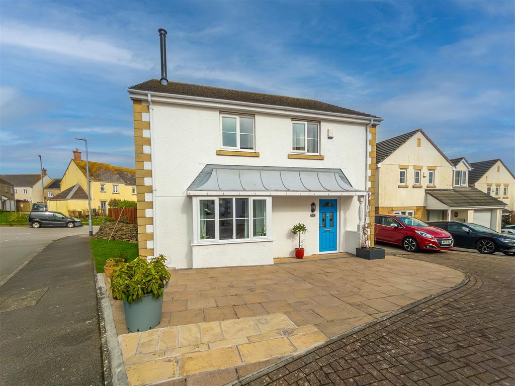 Property photo 1 of 23 63 Hellis Wartha-1.Jpg