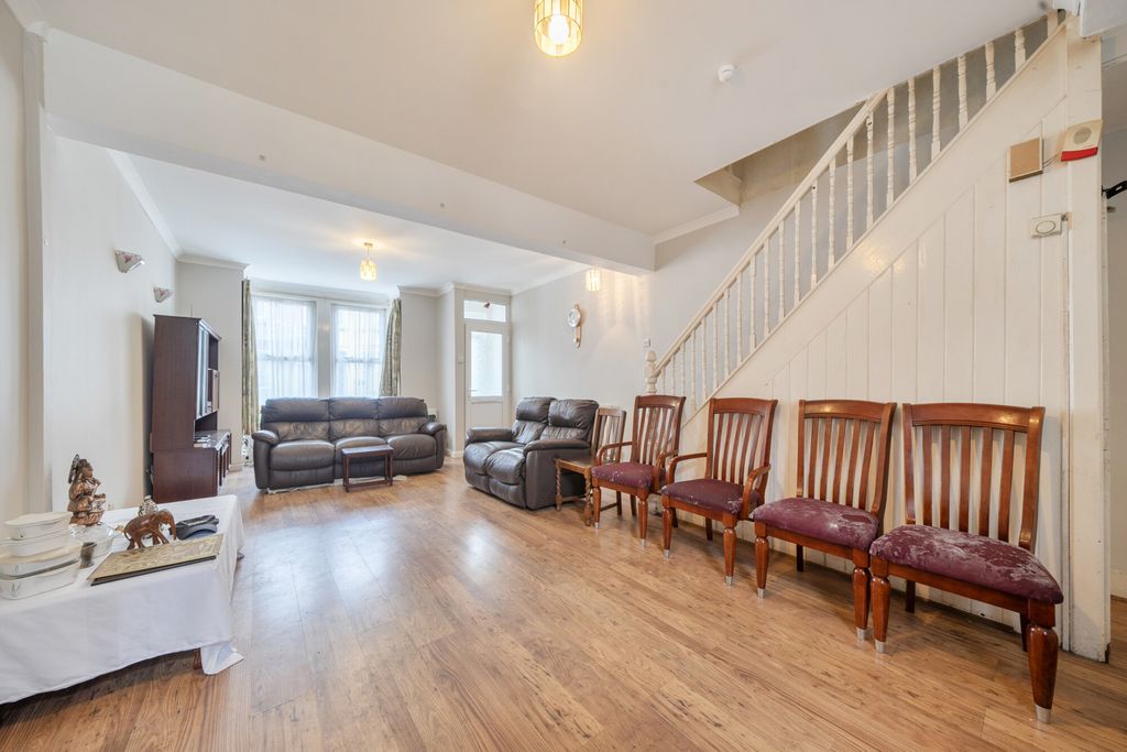 Property photo 2 of 23 1446649-3-69Dfda8...