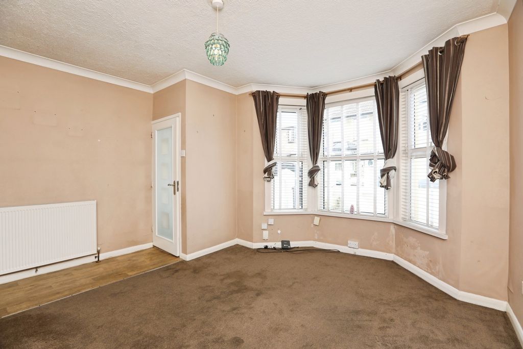 Property photo 2 of 23 Pbox-Img.Jpg