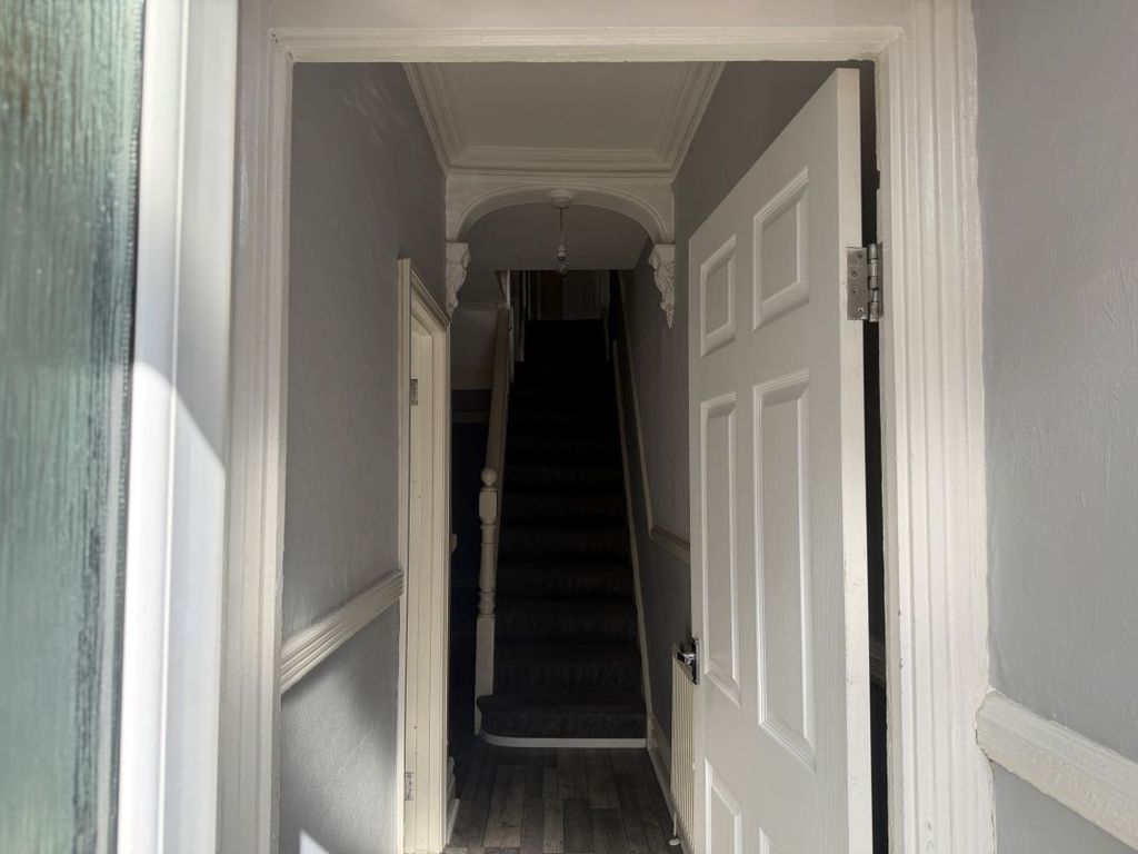 Property photo 2 of 28