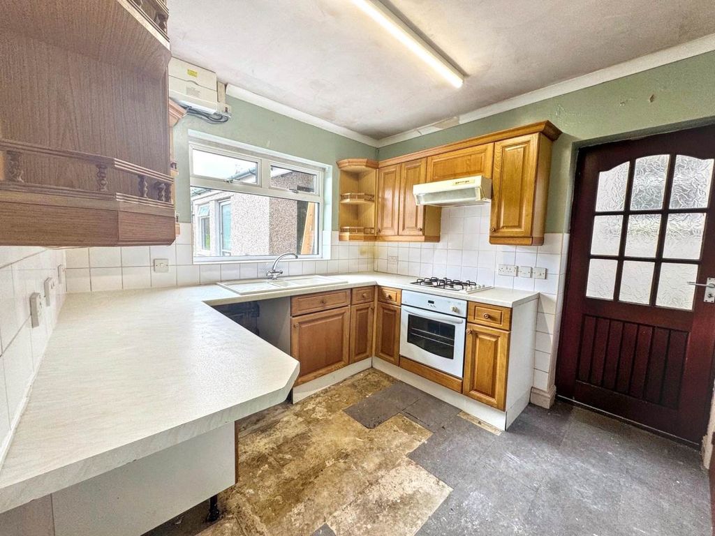 Property photo 2 of 13 Kitchen