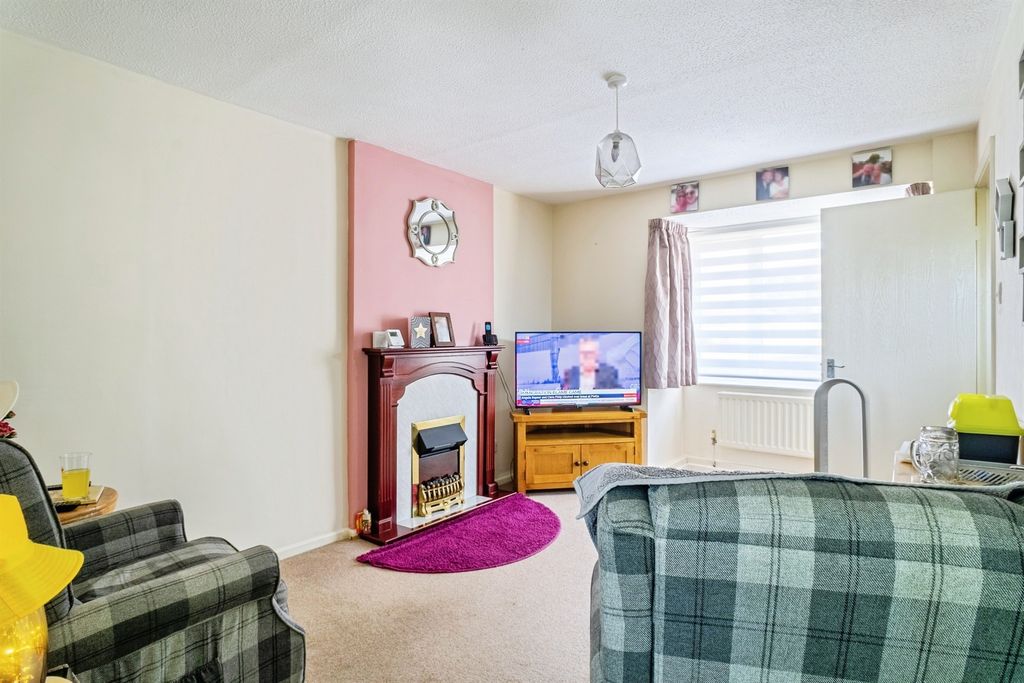 Property photo 2 of 21