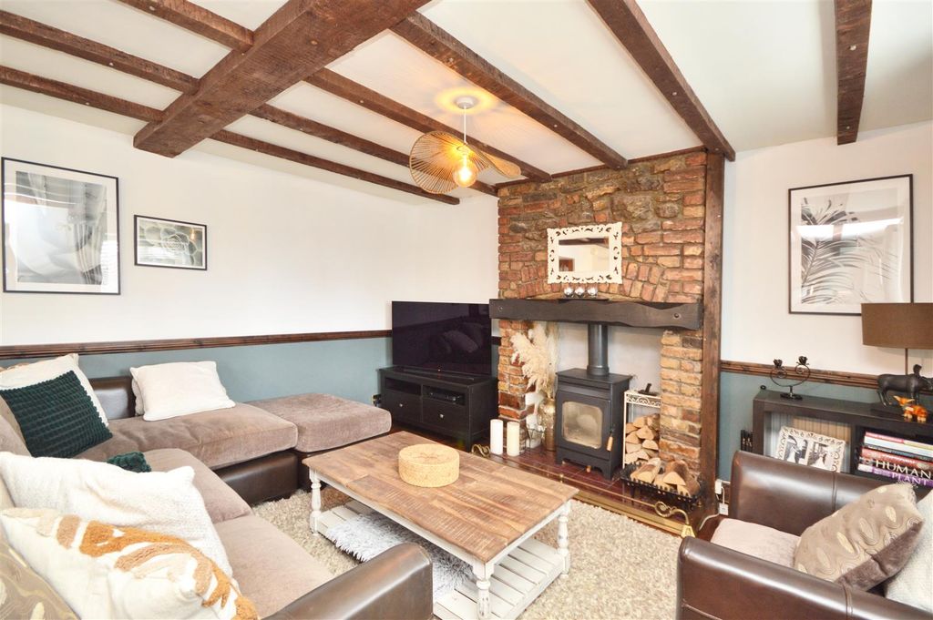 Property photo 2 of 29 Sitting Room