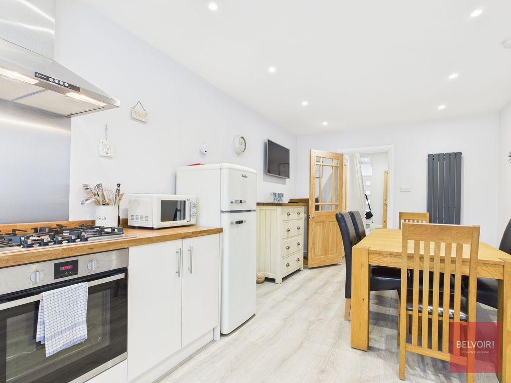 Property photo 2 of 28