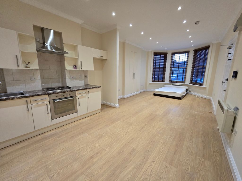Property photo 2 of 3