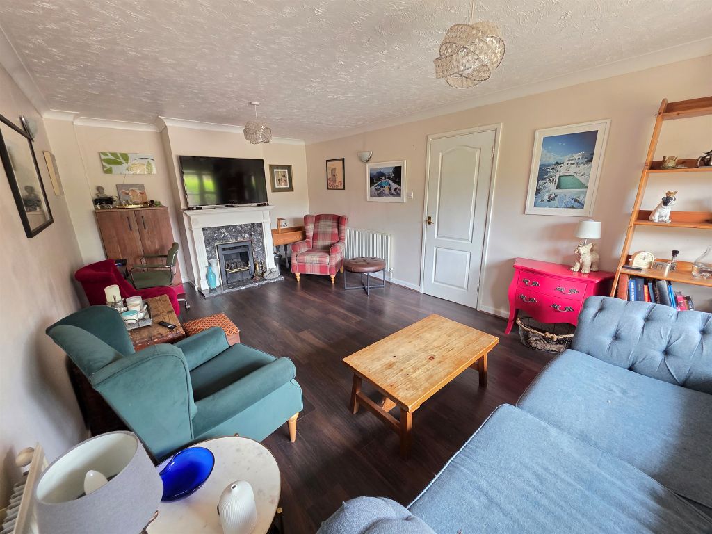 Property photo 3 of 19
