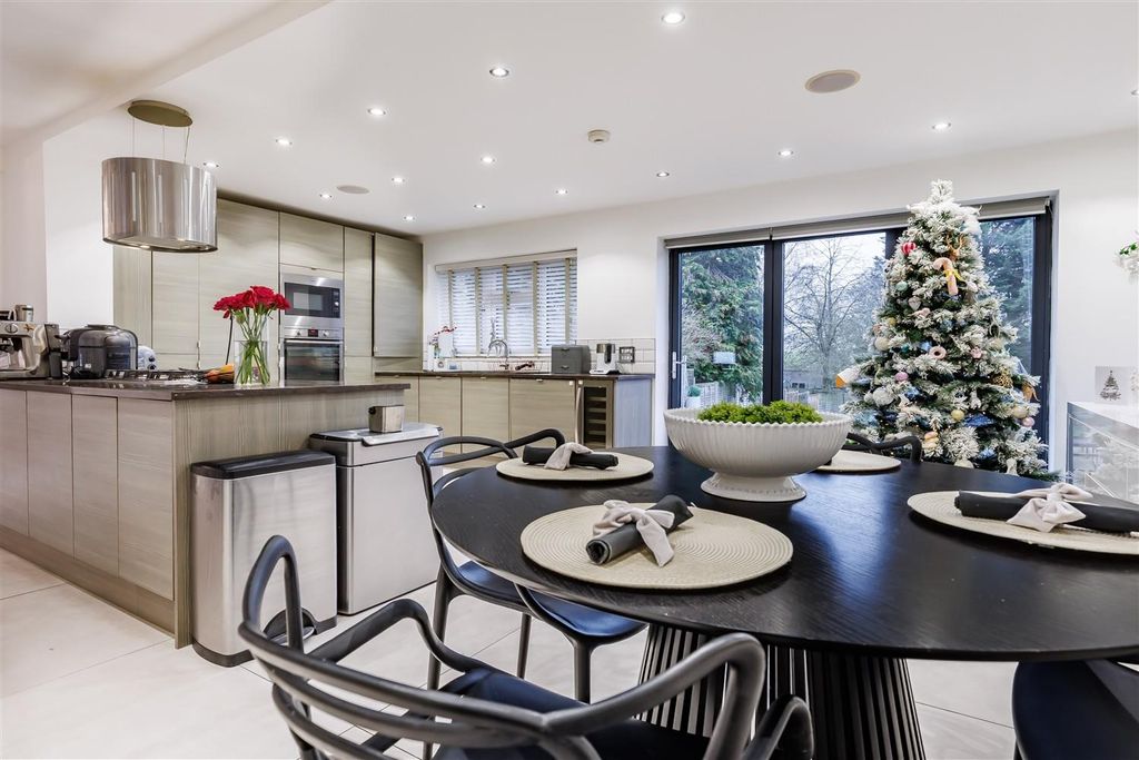 Property photo 3 of 38 78 Ivy Chim (6).Jpg