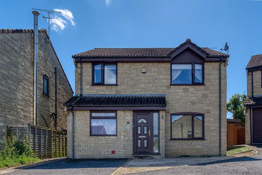 Property photo 1 of 10 Front
