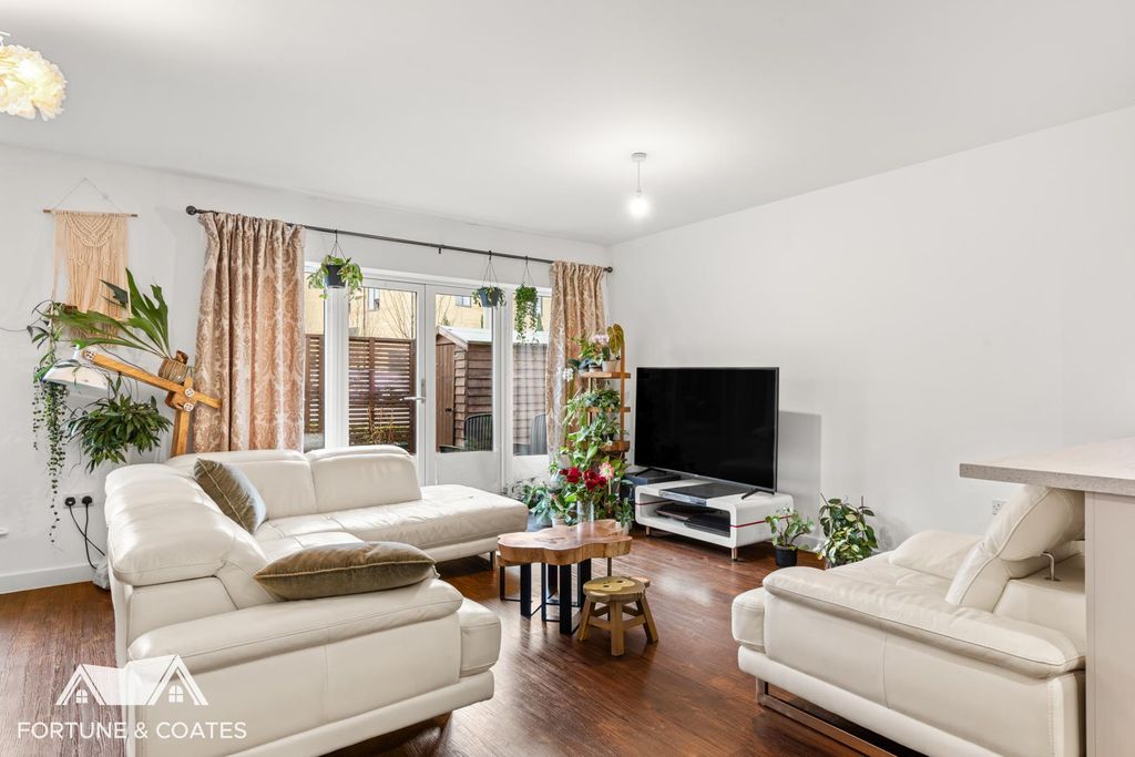 Property photo 2 of 22 Northsquare_12.Jpg