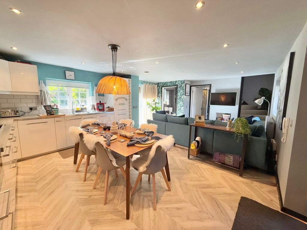 Property photo 2 of 15 Kitchen Diner