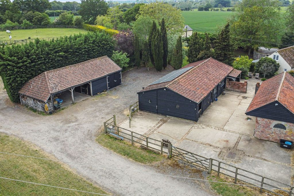 Property photo 2 of 58