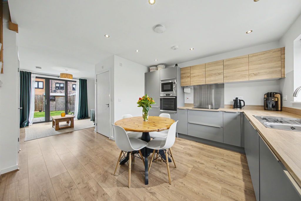 Property photo 3 of 25 Kitchen Diner