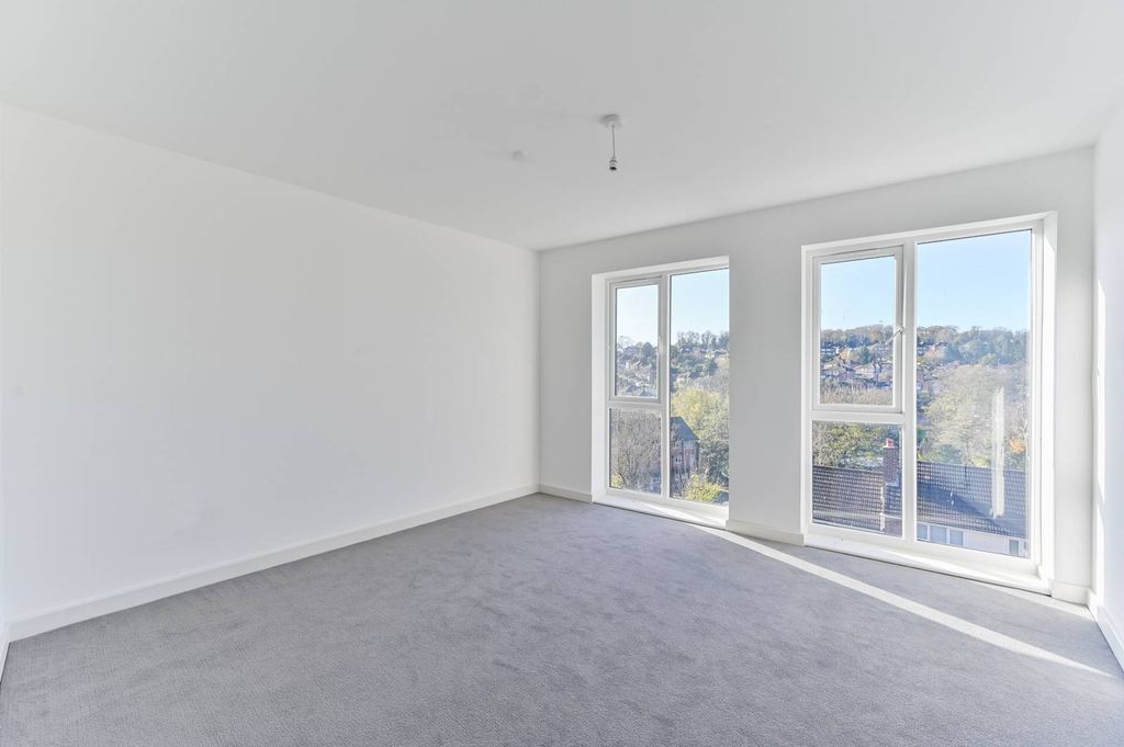Property photo 3 of 3