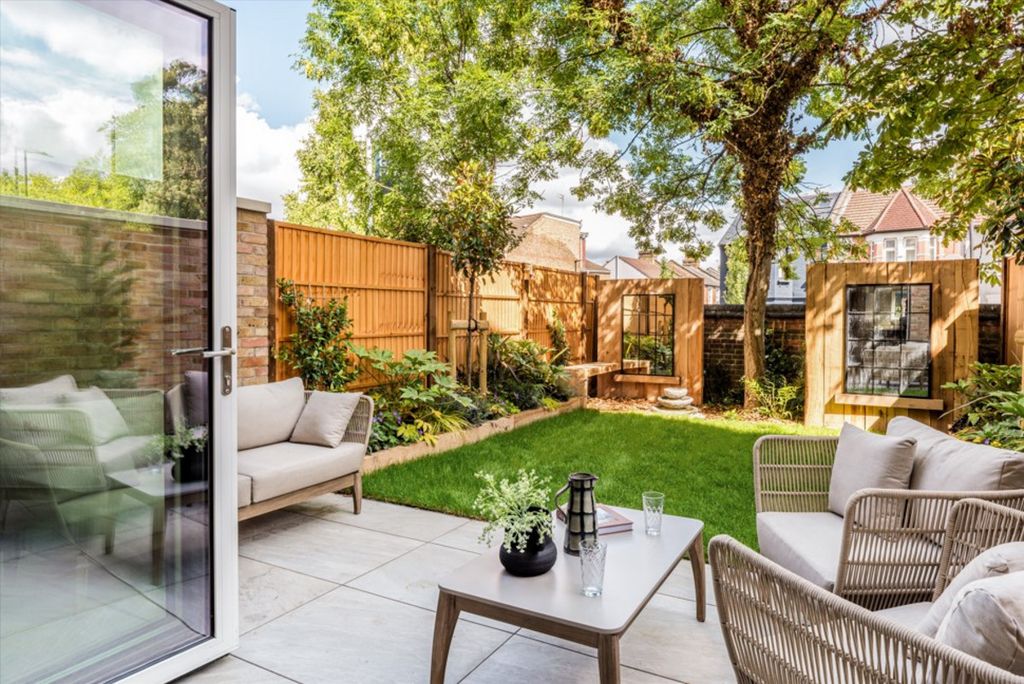 Property photo 3 of 21