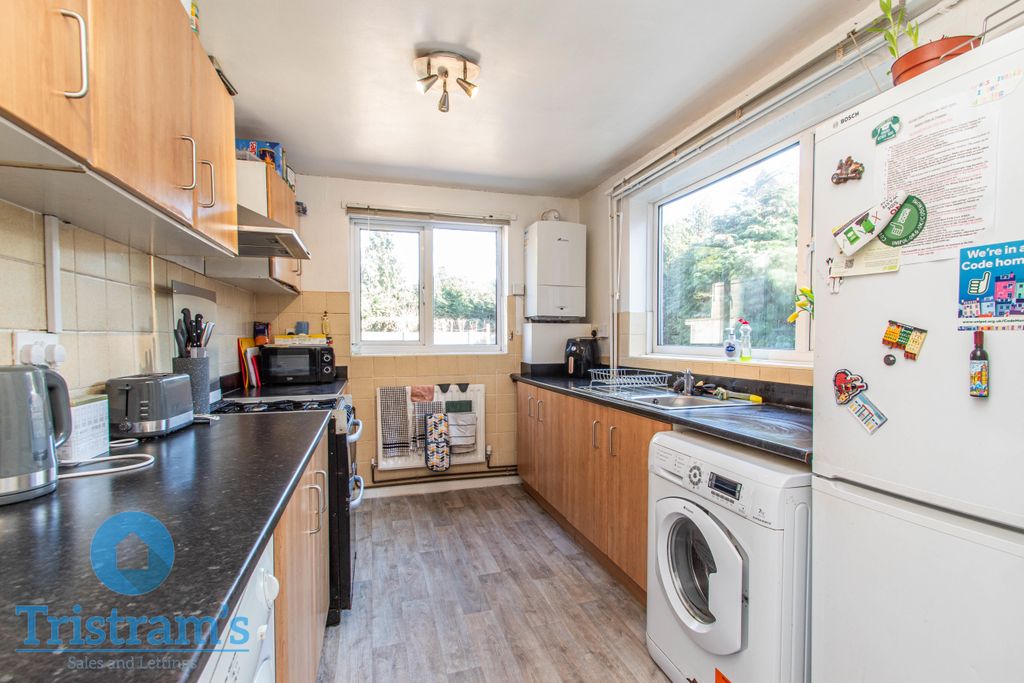 Property photo 3 of 21