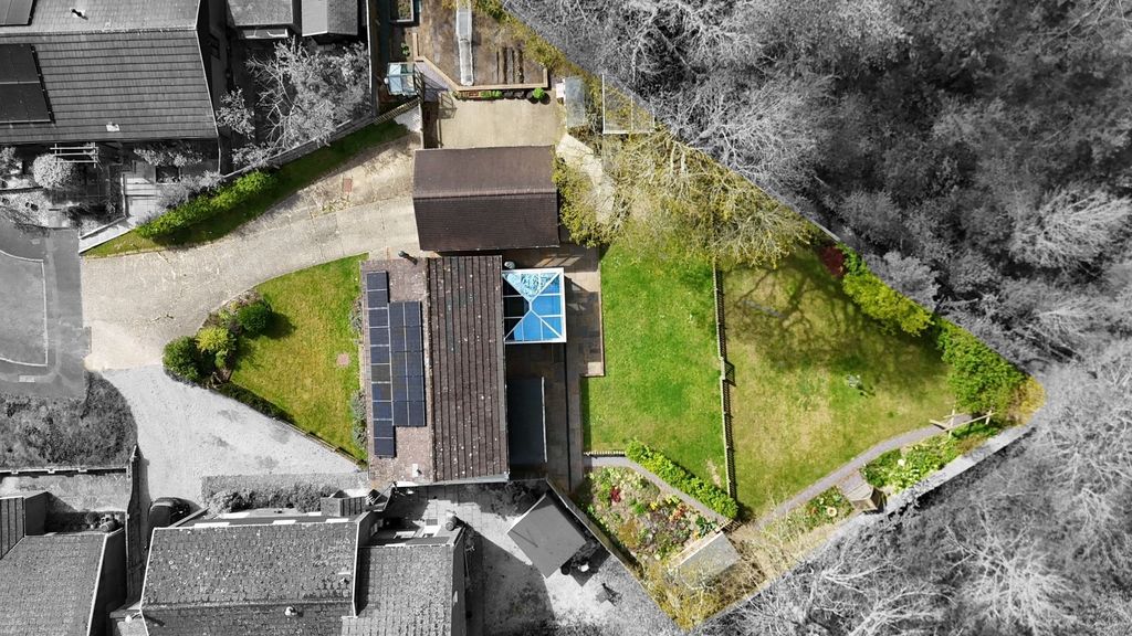 Property photo 2 of 24