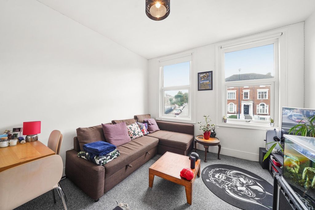 Property photo 2 of 11 Photo 1