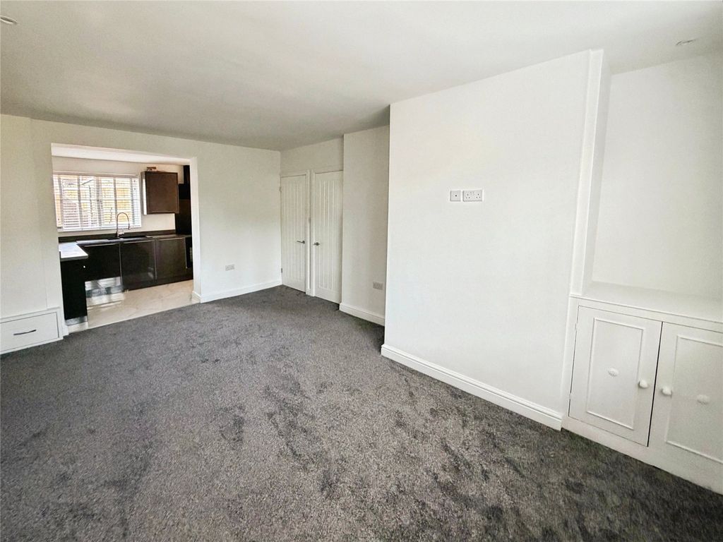 Property photo 3 of 16 Sitting/Dining Room