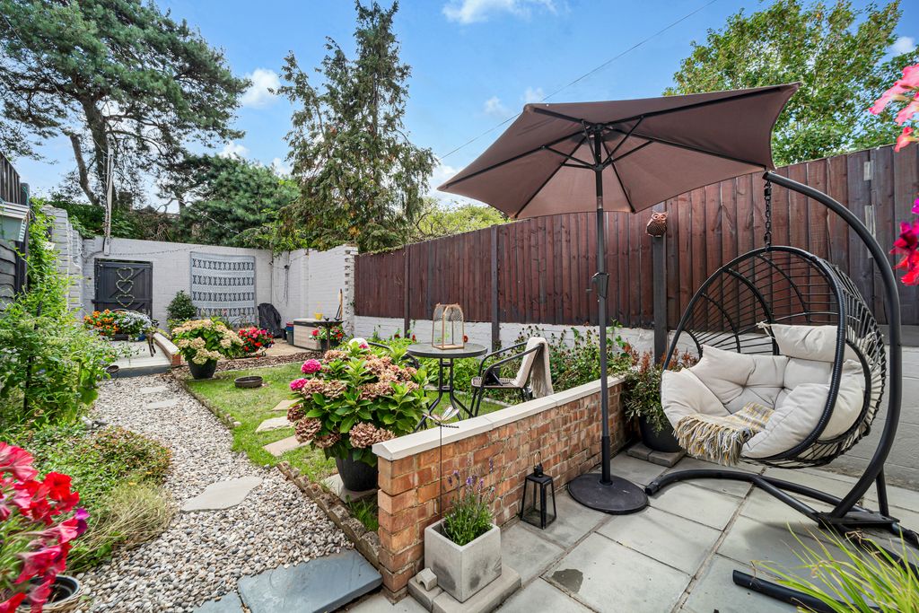 Property photo 1 of 12 Dsc01426