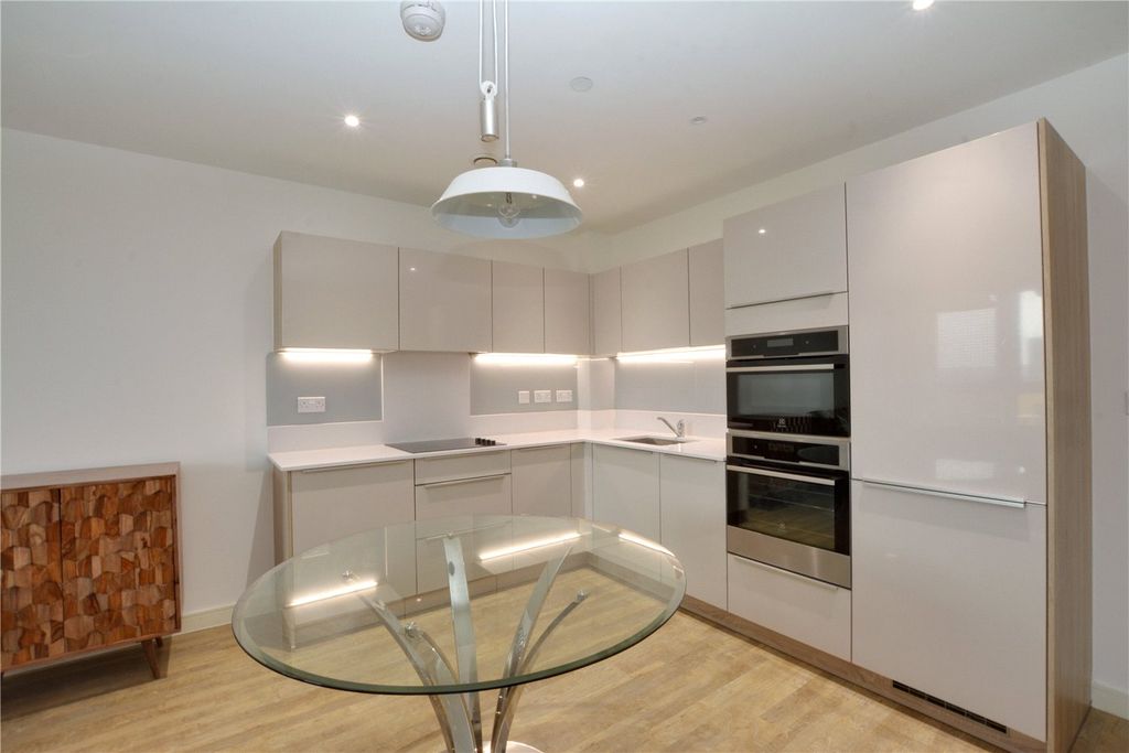 Property photo 3 of 27 Picture No. 33