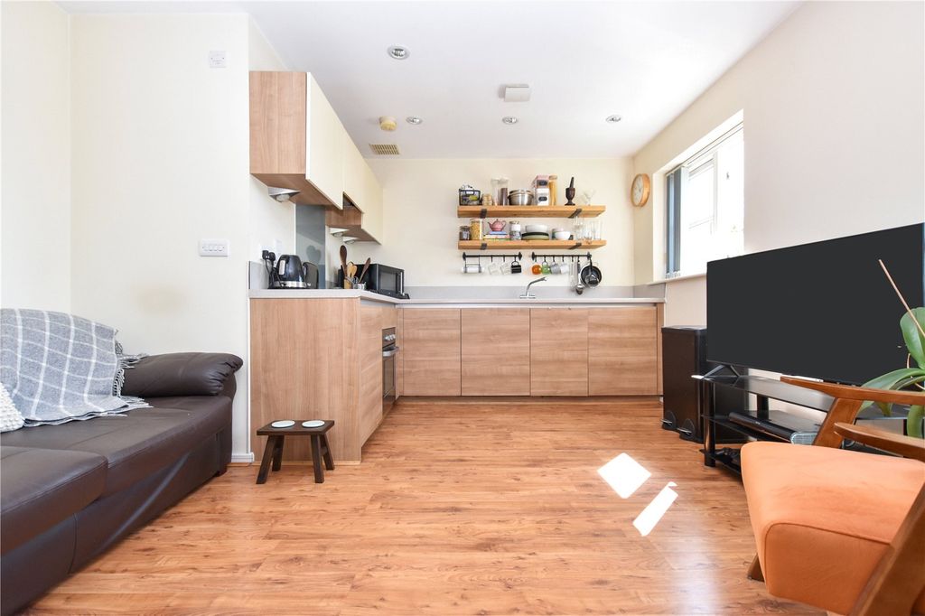 Property photo 2 of 14 Picture No. 04