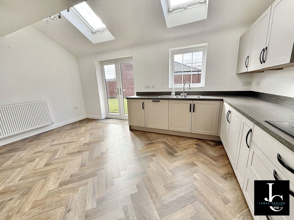 Property photo 3 of 24