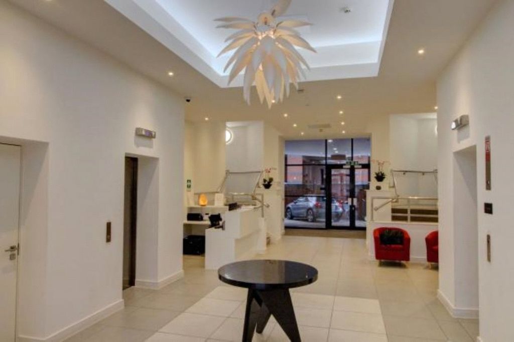 Property photo 3 of 5 Entrance