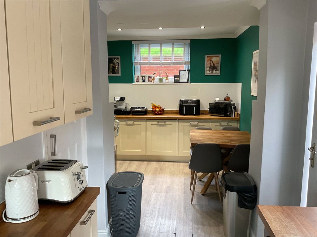 Property photo 2 of 10 Picture No. 11