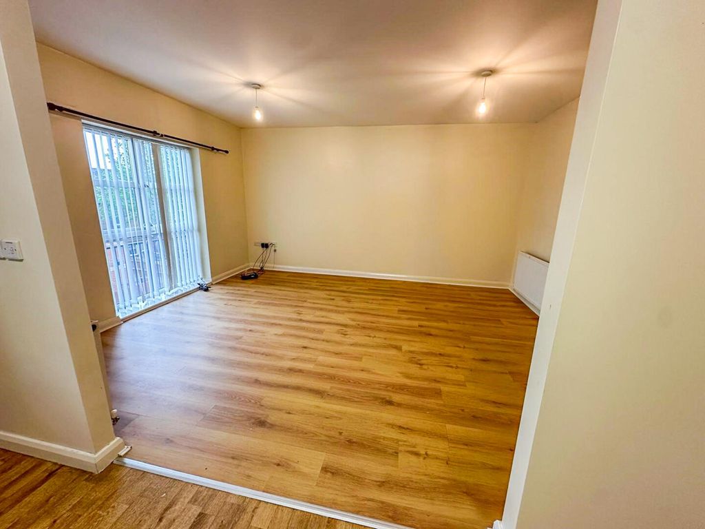 Property photo 3 of 14 Living Room