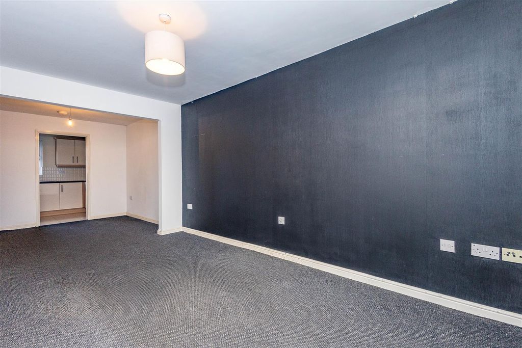 Property photo 2 of 12 Lounge/Diner