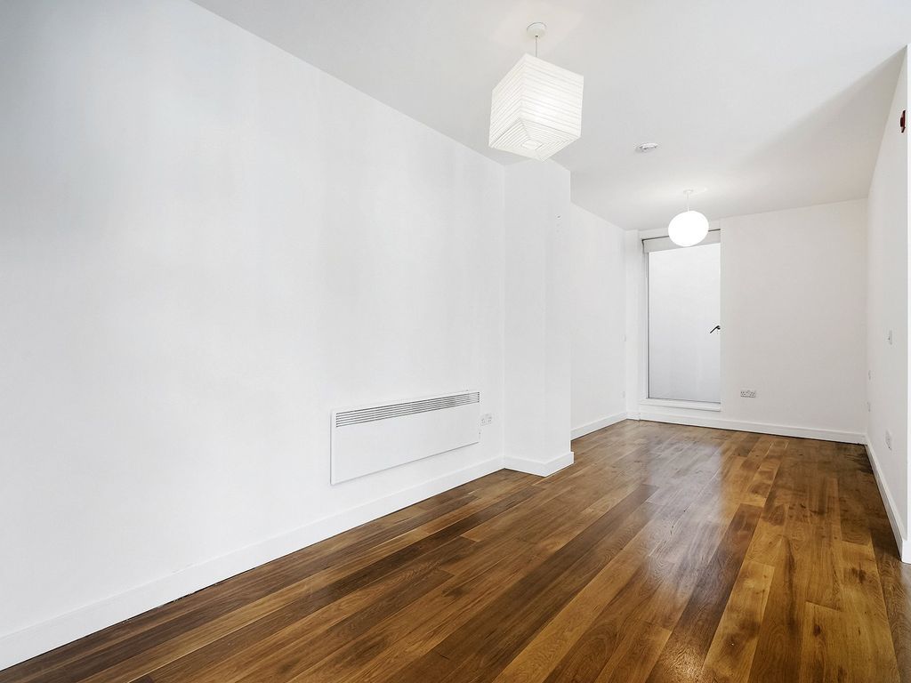 Property photo 2 of 10 Berwick Street