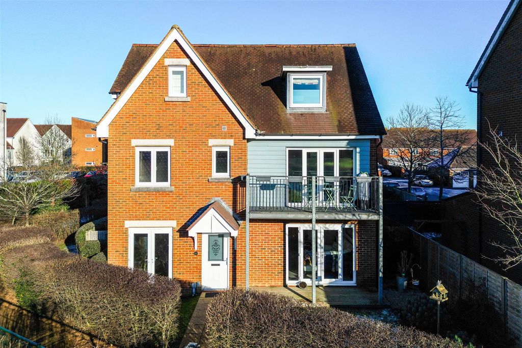 Property photo 1 of 28