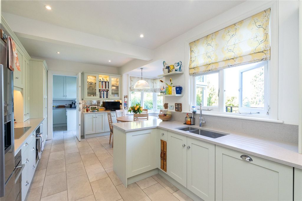 Property photo 3 of 24 Picture No. 11